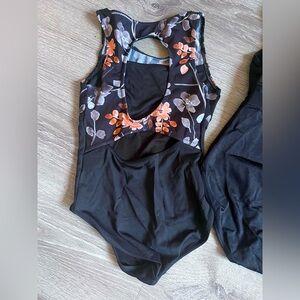 Black dance leotard Danz N Motion size 6 - 7